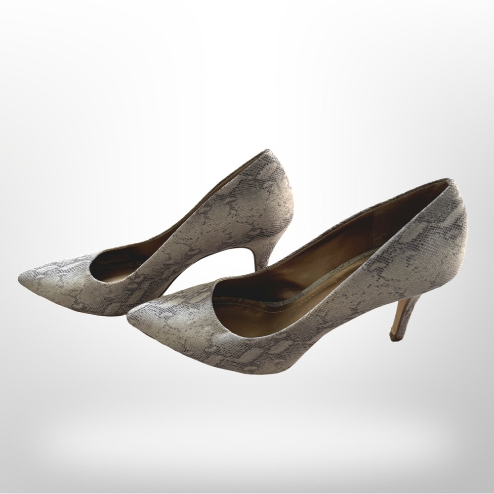 BCBG White Snakeskin heels, women’s 8.5